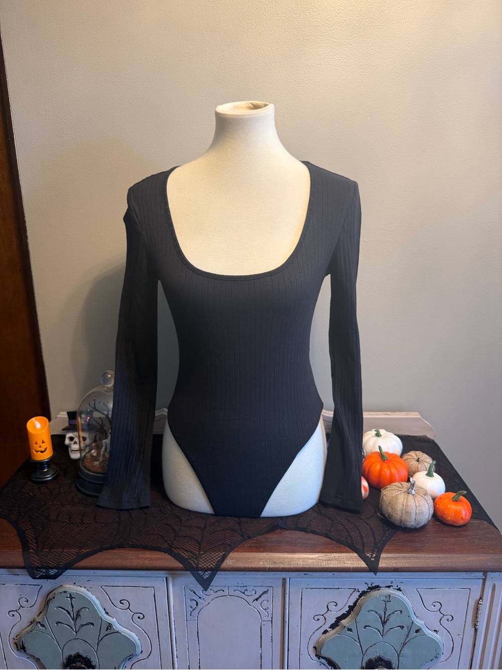Long Sleeve Scoop Neck Ribbed Bodysuit - Black